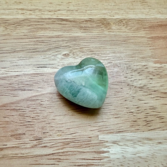 Green Fluorite Heart Polished Stone Pocket Charm - Picture 5 of 7